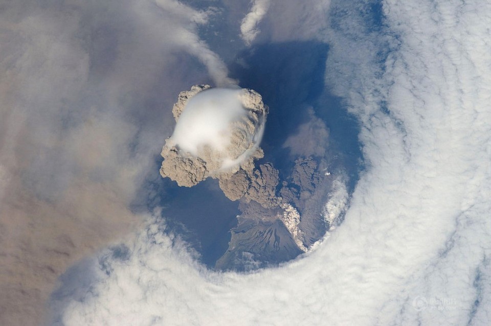 NASA公布世界各地火山喷发最壮观宇宙俯瞰图